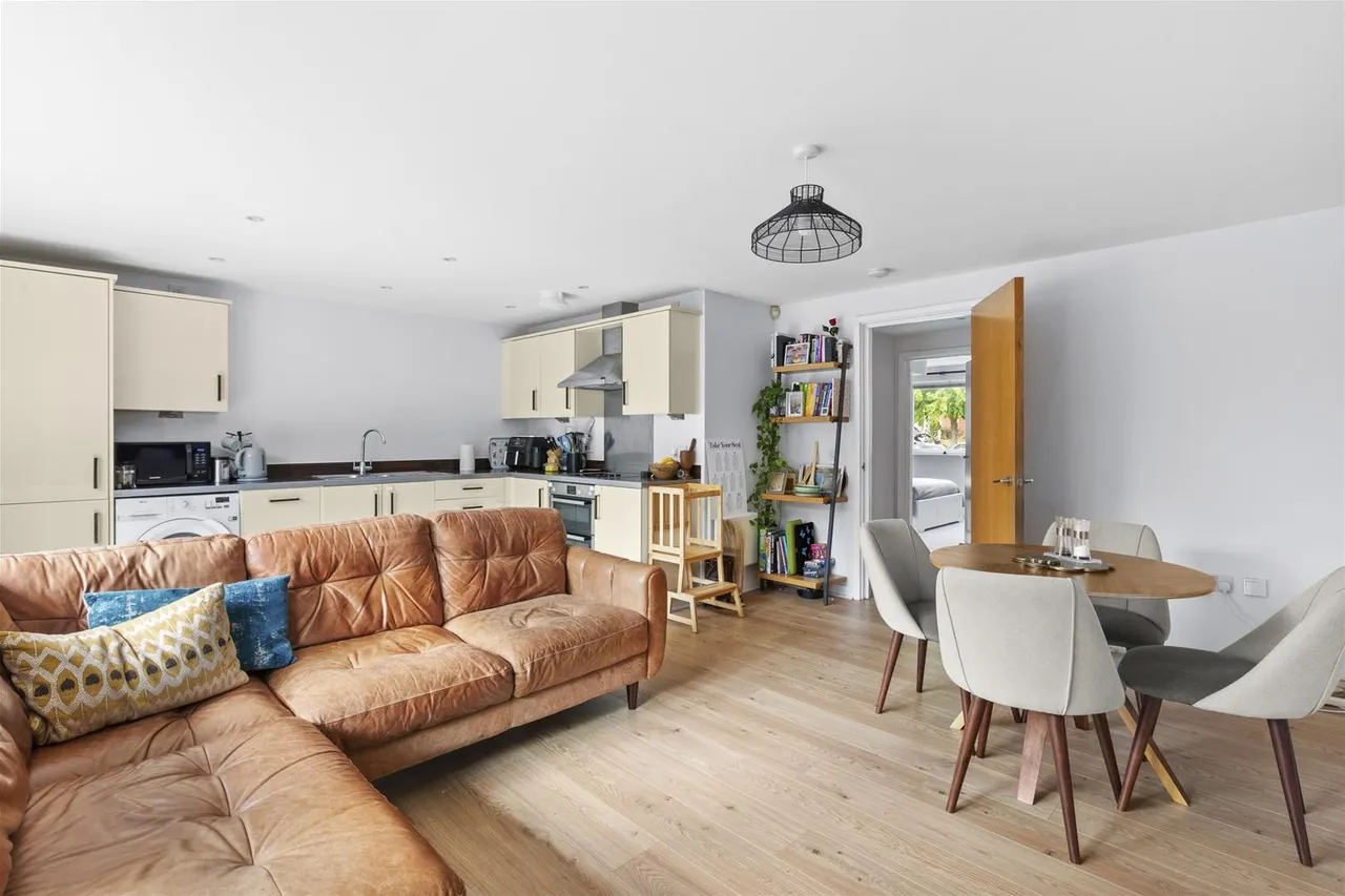 Tadros Court, High Wycombe, HP13, photo 11