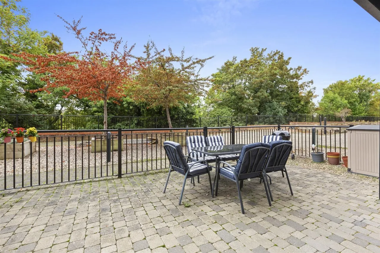 Tadros Court, High Wycombe, HP13, photo 5