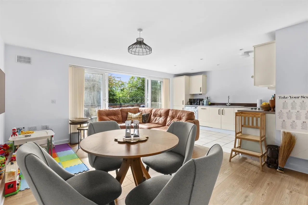 Tadros Court, High Wycombe, HP13, photo 2