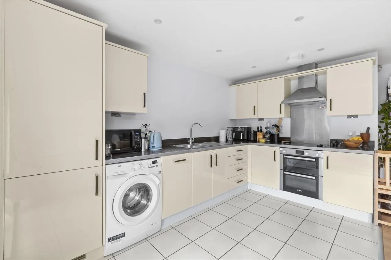 Tadros Court, High Wycombe, HP13, photo 3