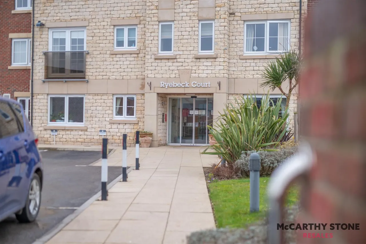 Eastgate, Pickering, YO18, photo 13