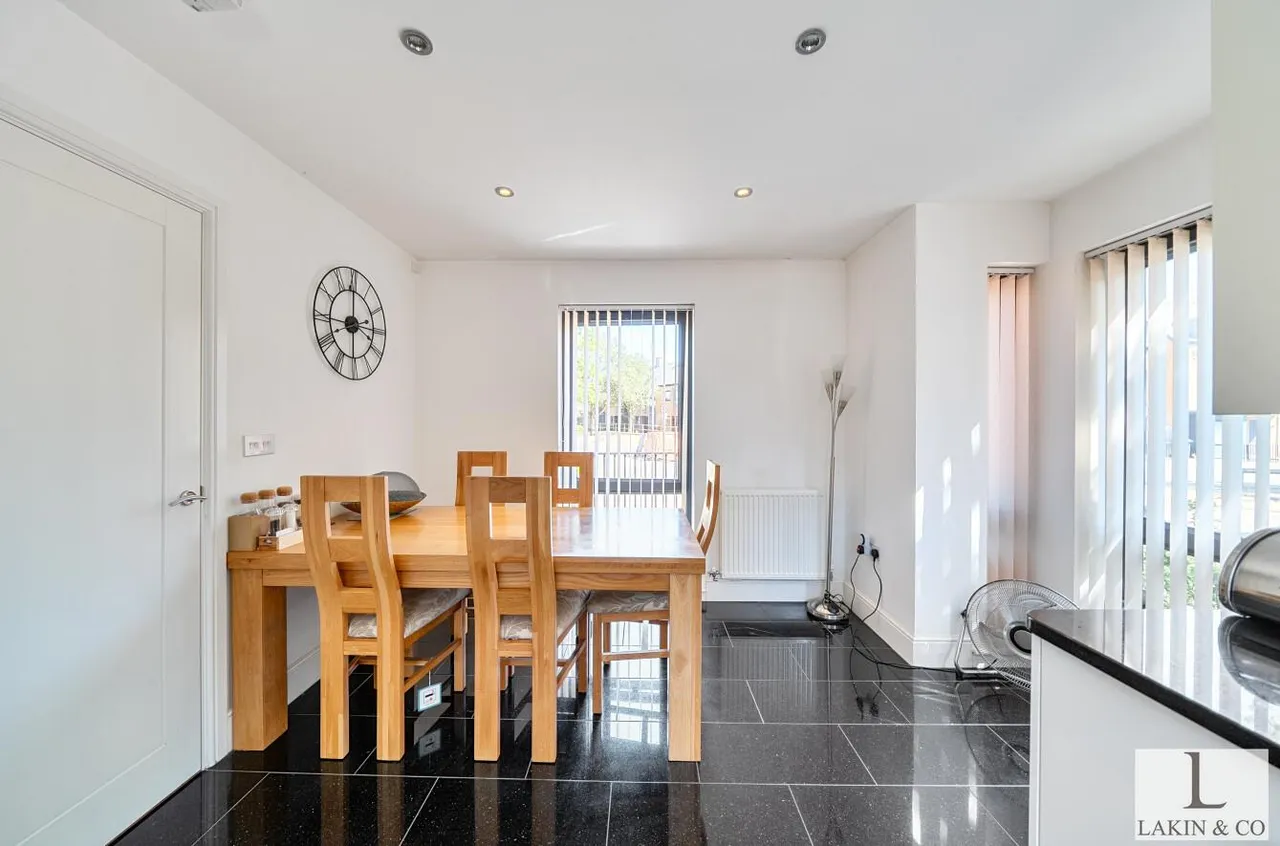 Churchill Road, Uxbridge, UB10 0FN, photo 5