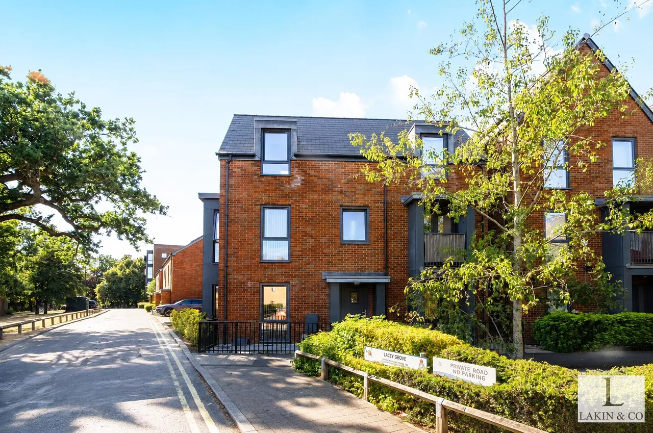 Churchill Road, Uxbridge, UB10 0FN, photo 20