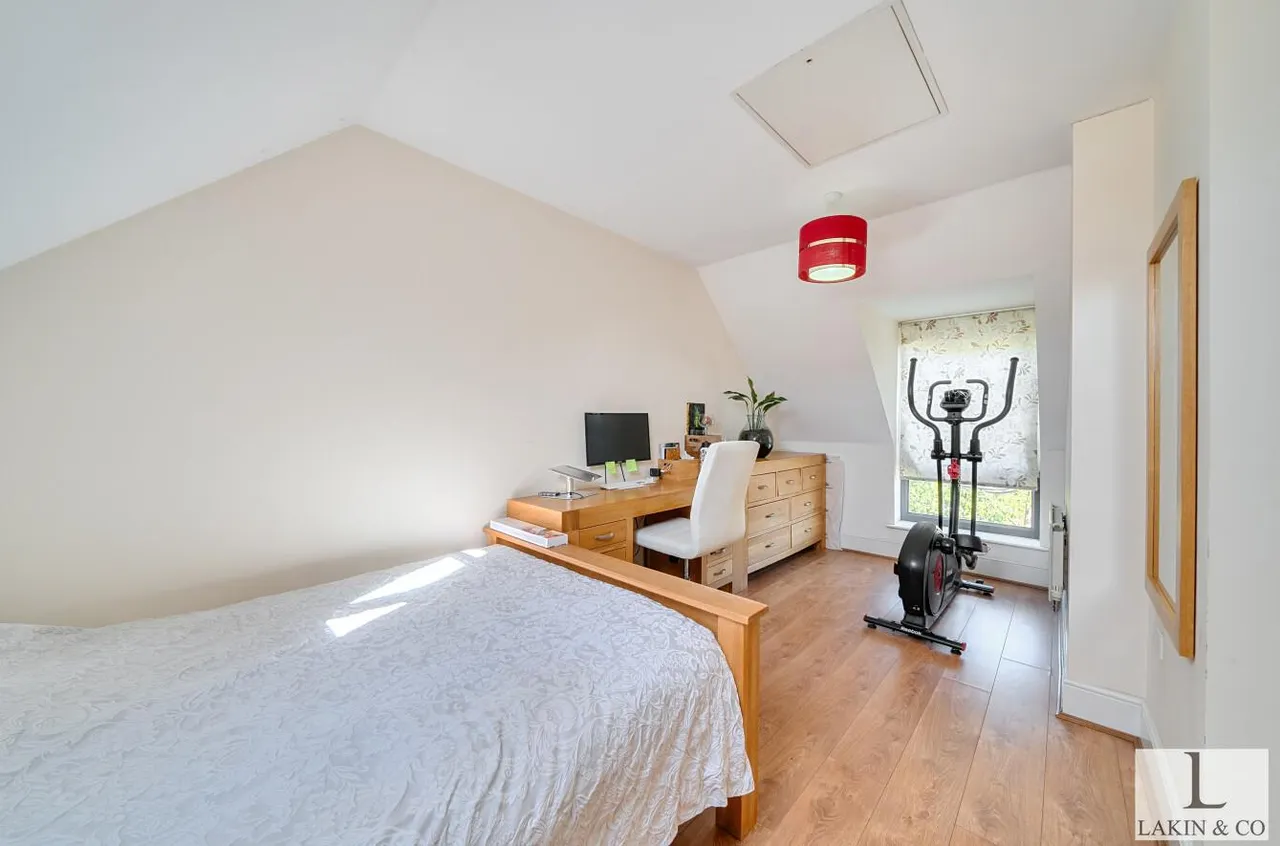 Churchill Road, Uxbridge, UB10 0FN, photo 10