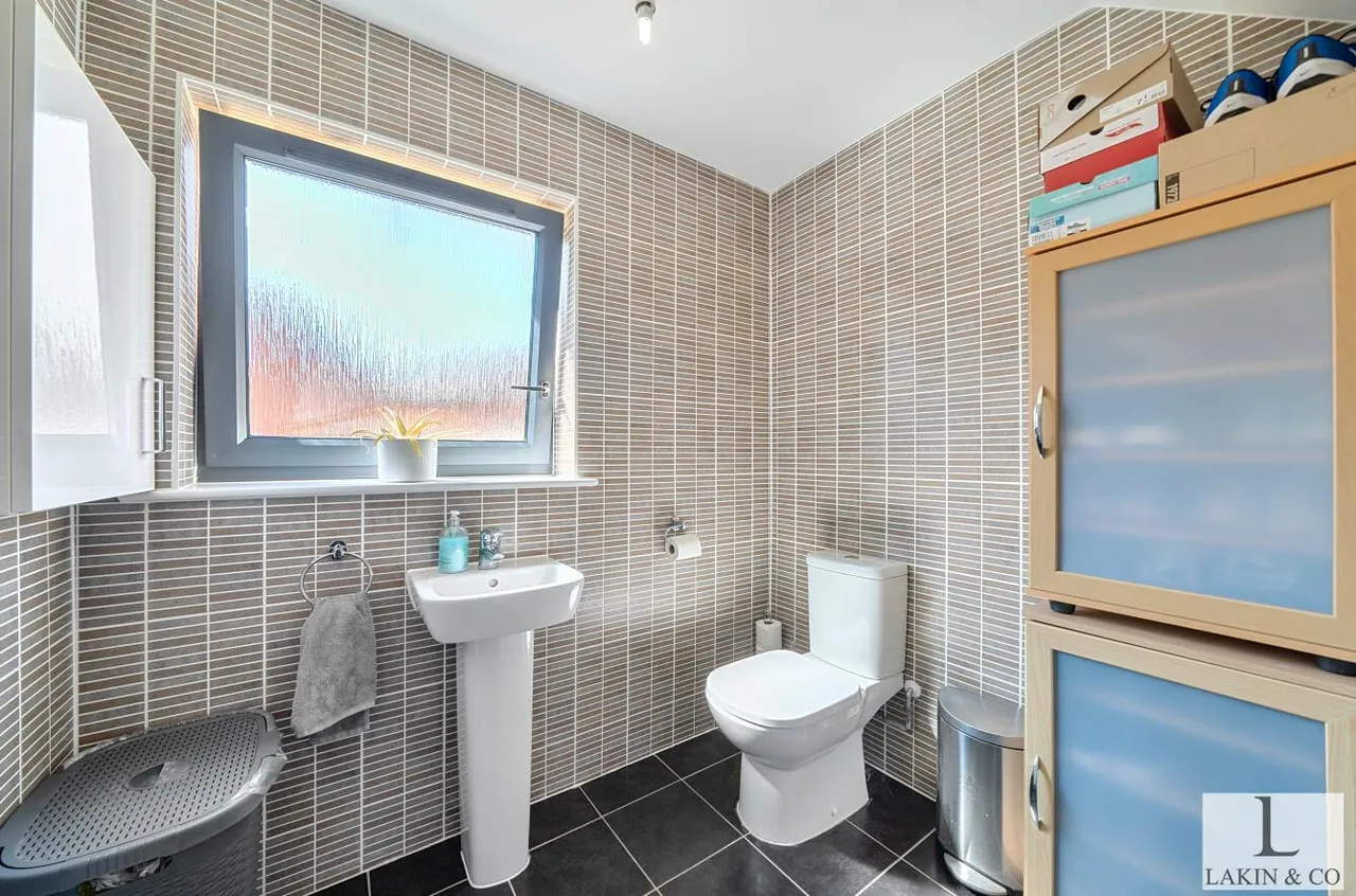 Churchill Road, Uxbridge, UB10 0FN, photo 16