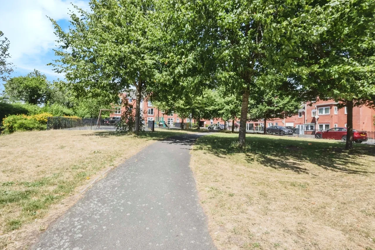 School Close, Northfield, B31, photo 12