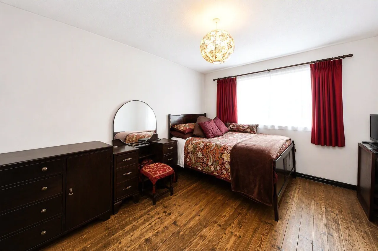 Hovenden Gardens, Nottingham, NG7, photo 10