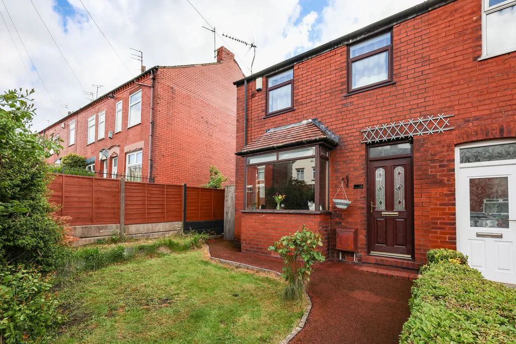 2 bed house for sale — Rectory Street Middleton, Manchester M24 5TN