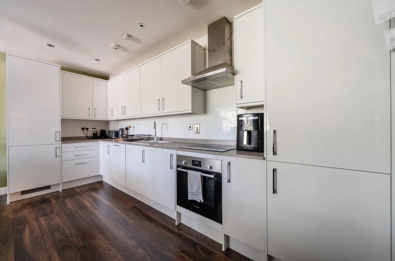 Arnett Avenue, Finchampstead, RG40, photo 3