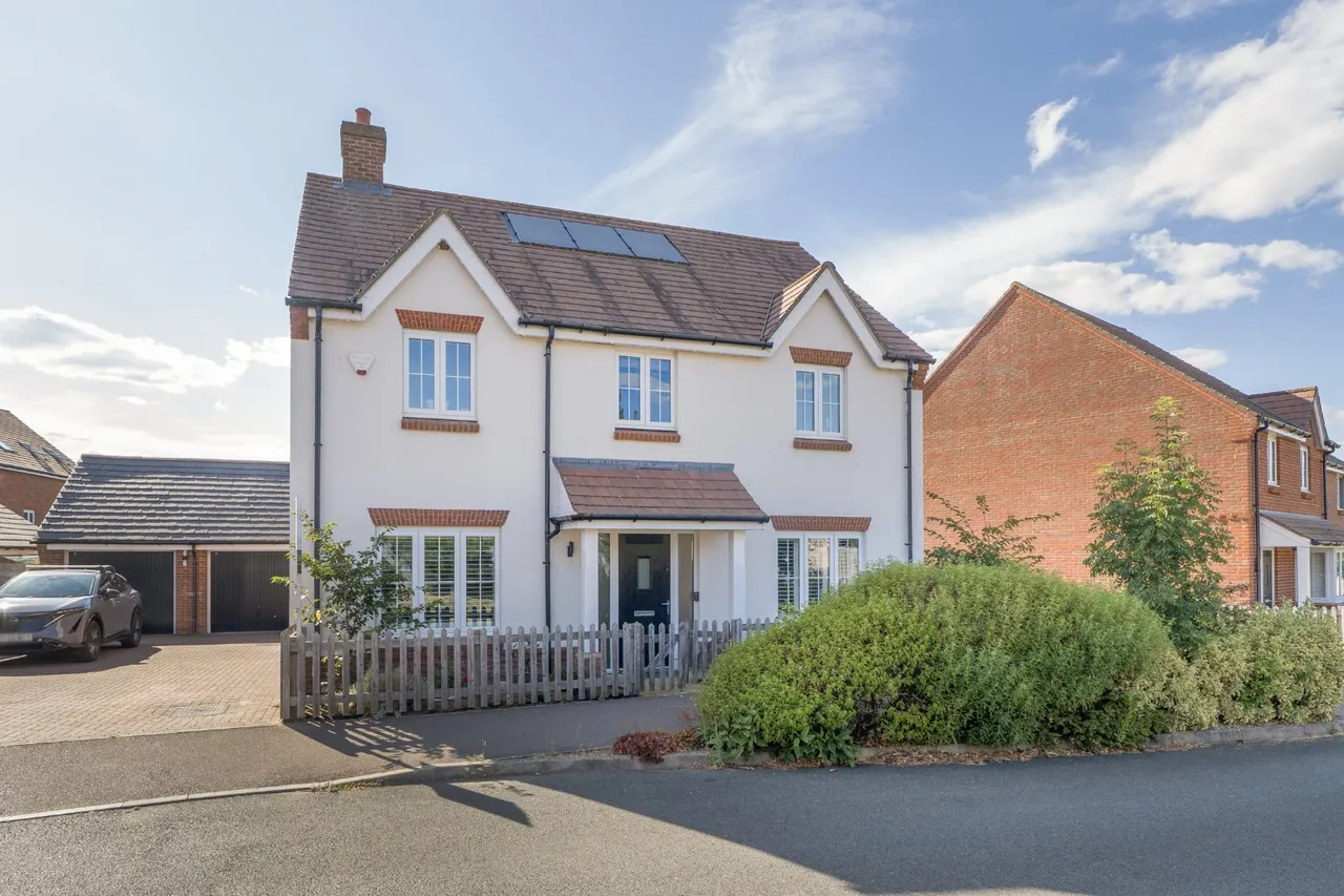 4 bed house for sale, Delamere Gardens, Fair Oak, SO50