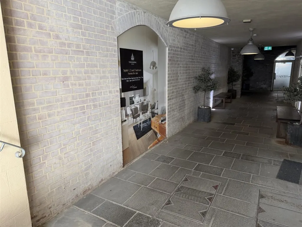 Guinea Street, Bristol, BS1, photo 5