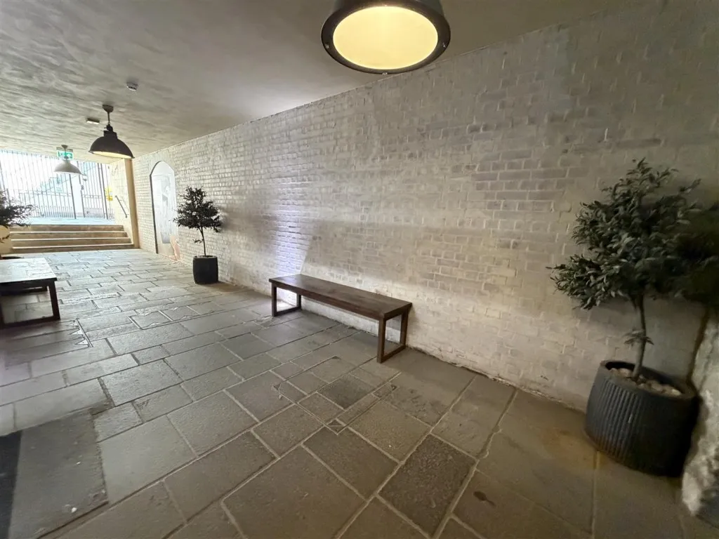 Guinea Street, Bristol, BS1, photo 4
