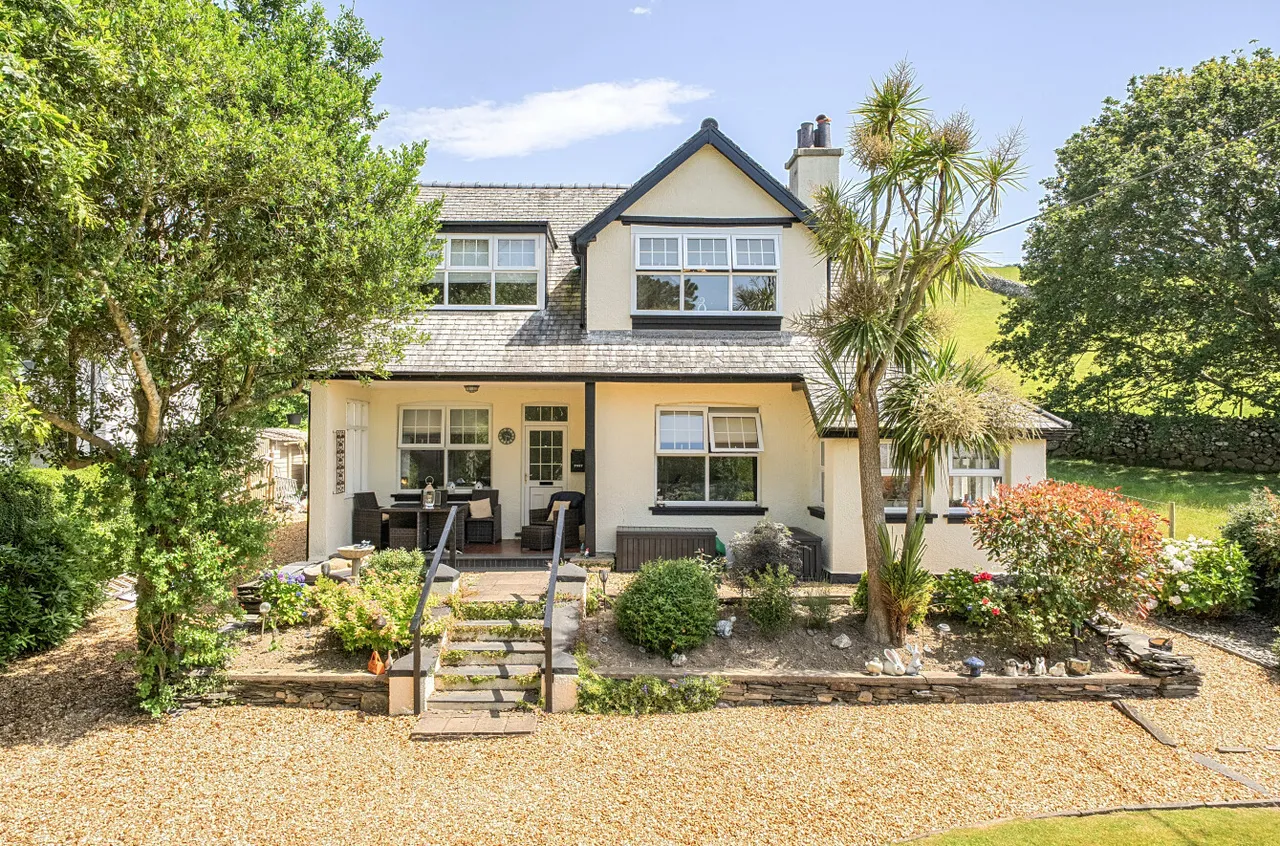 4 bed house for sale, Llwyngwril, Gwynedd