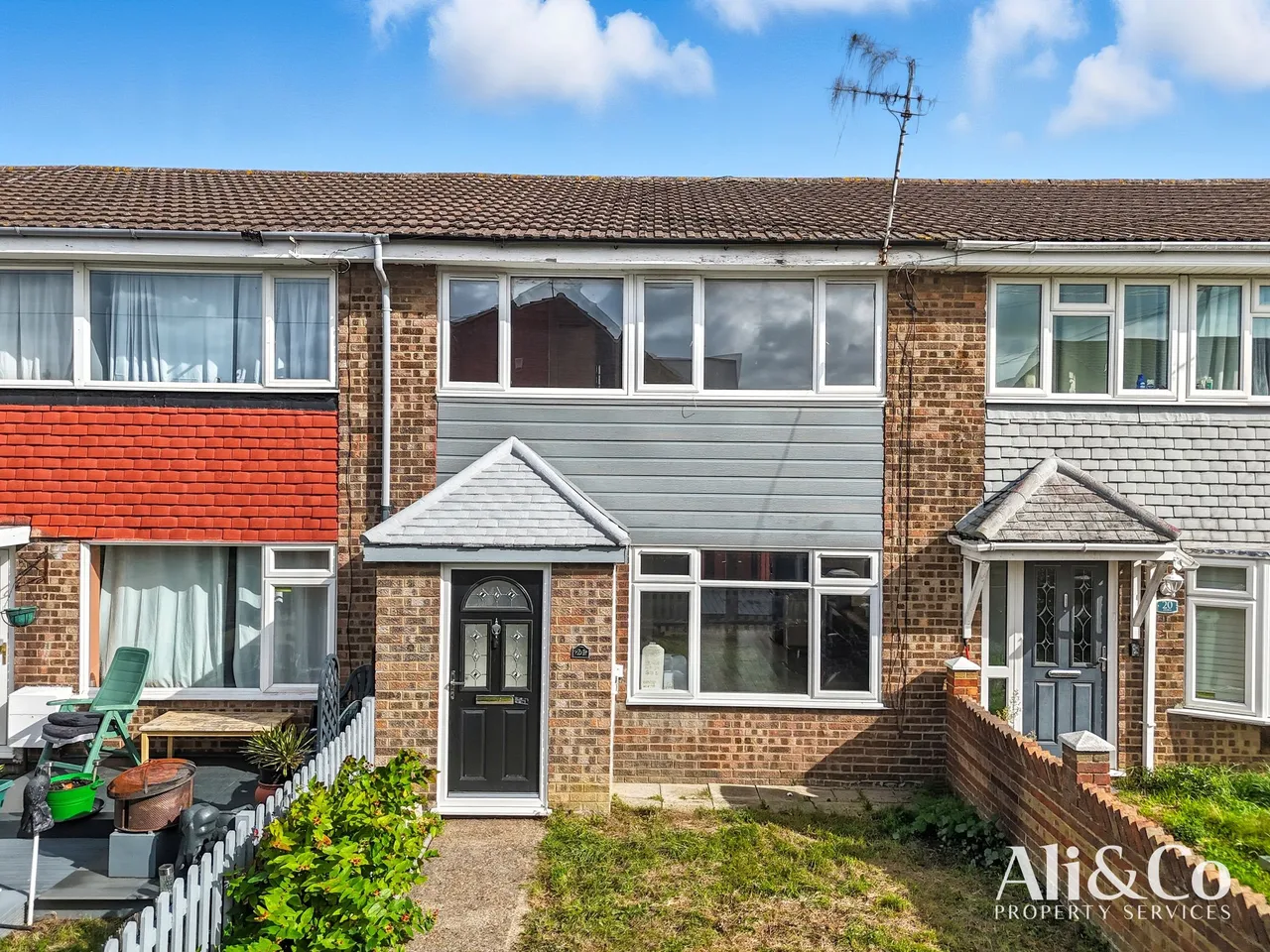 3 bed house for sale — Deben, Tilbury, Essex, RM18 8RG