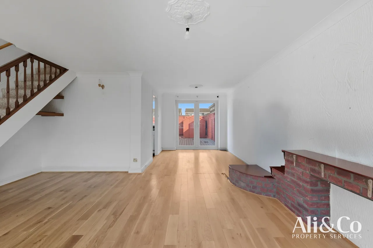 Deben, Tilbury, Essex, RM18 8RG, photo 4