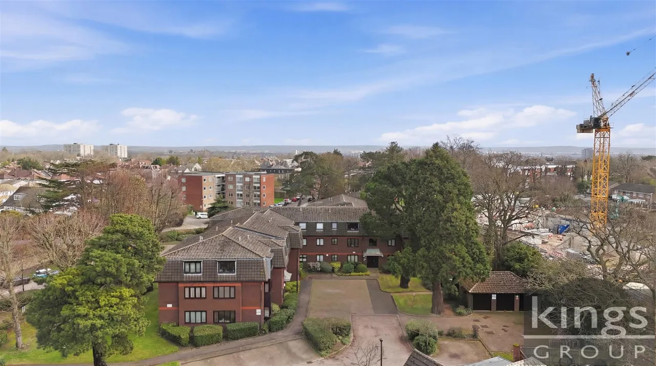 Woodridge Close, Enfield, photo 9