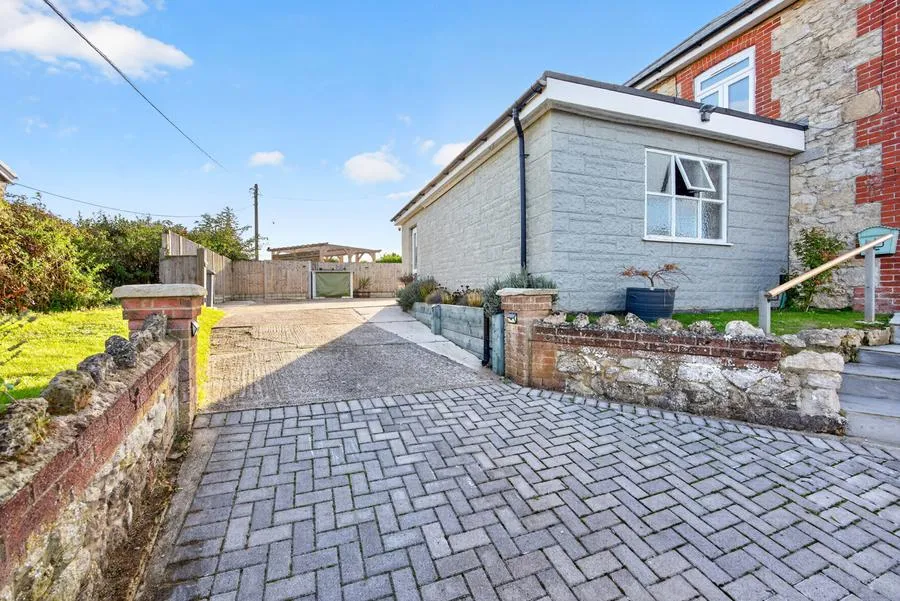 Main Road, Newbridge, PO41, photo 20