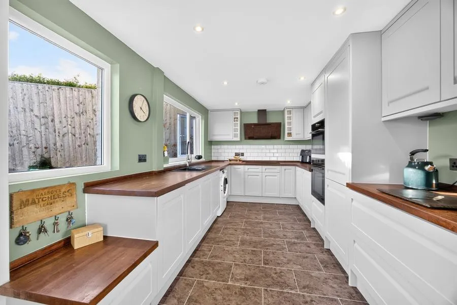 Main Road, Newbridge, PO41, photo 7