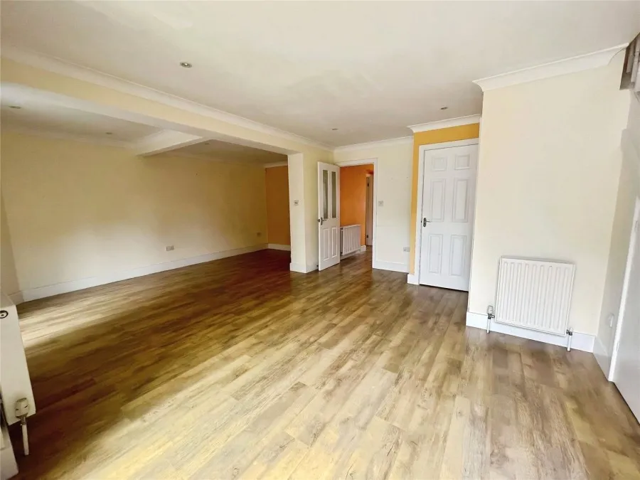 with 3 bedrooms in Old Harlow, CM17, photo 5