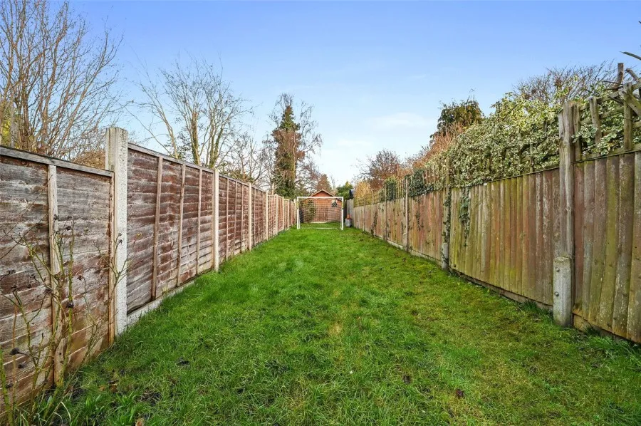 with 3 bedrooms in Old Harlow, CM17, photo 10