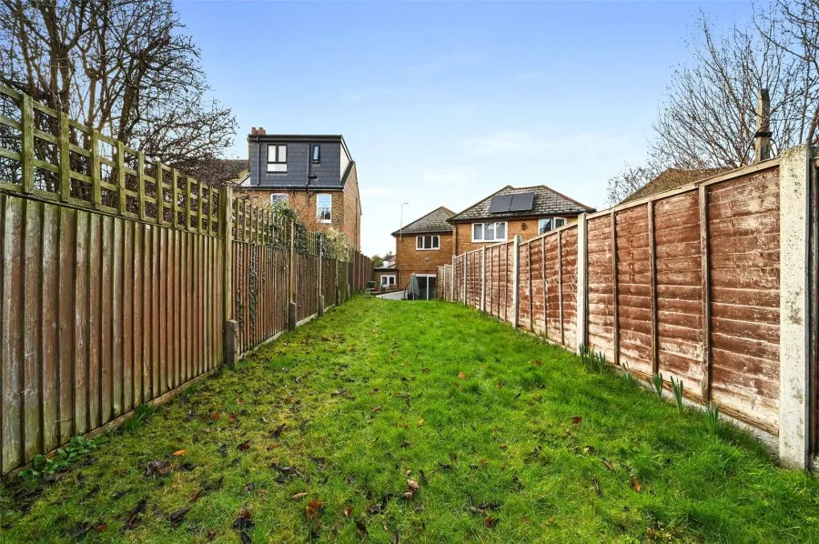with 3 bedrooms in Old Harlow, CM17, photo 13