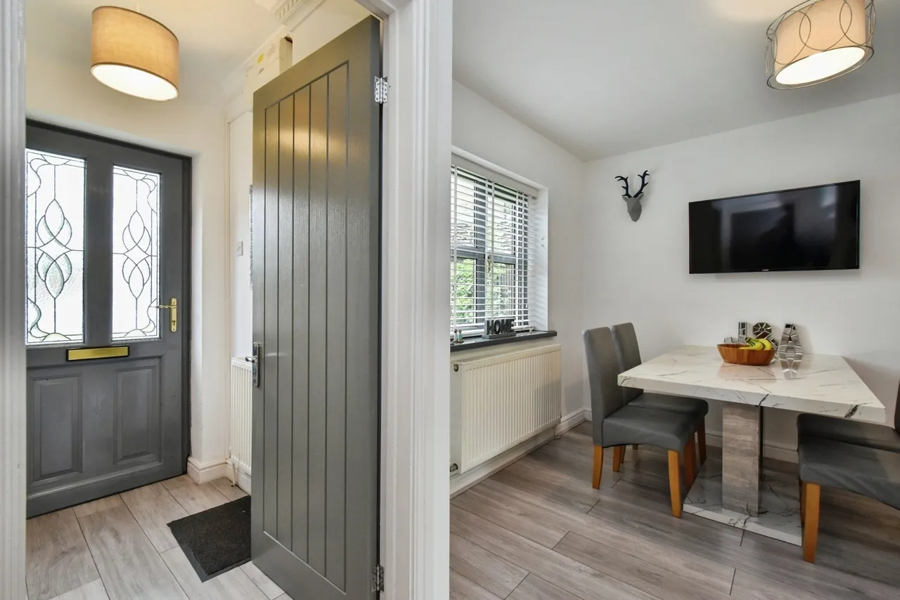 Llys Y Deri, Hopkinstown, SA18, photo 5
