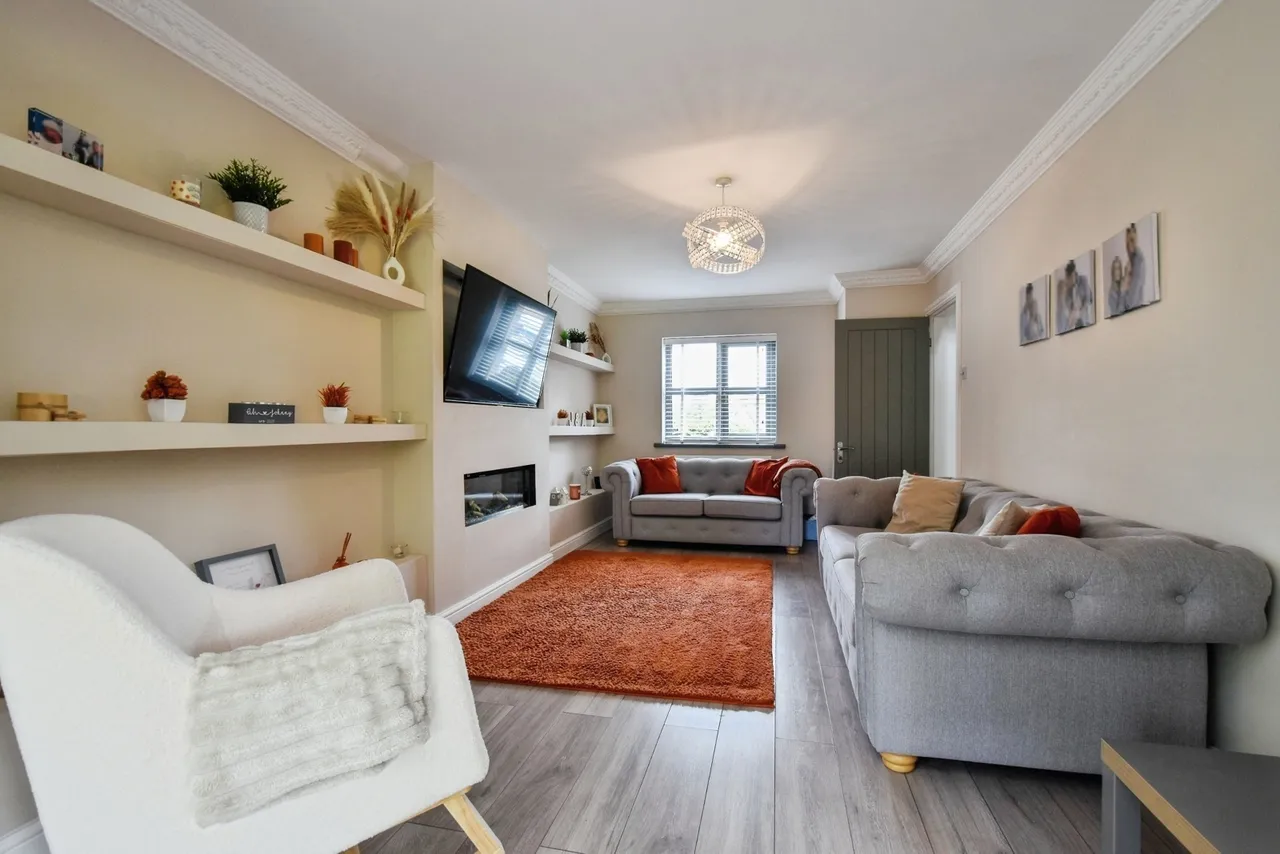 Llys Y Deri, Hopkinstown, SA18, photo 4