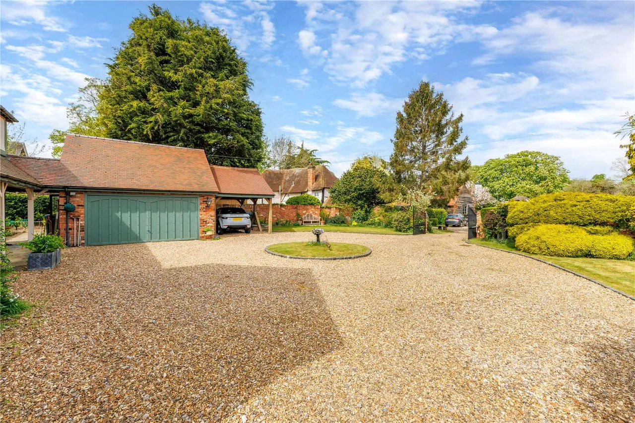 Village Road, Dorney, Windsor, Berkshire, SL4 6QJ, photo 6