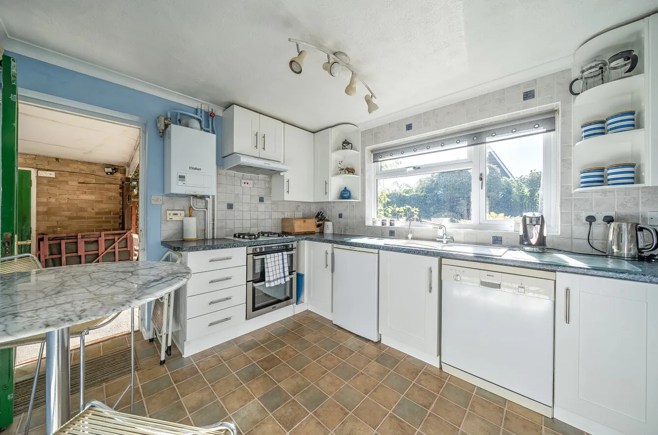 Lowther Close, Wokingham, Berkshire, RG41 1JE, photo 3