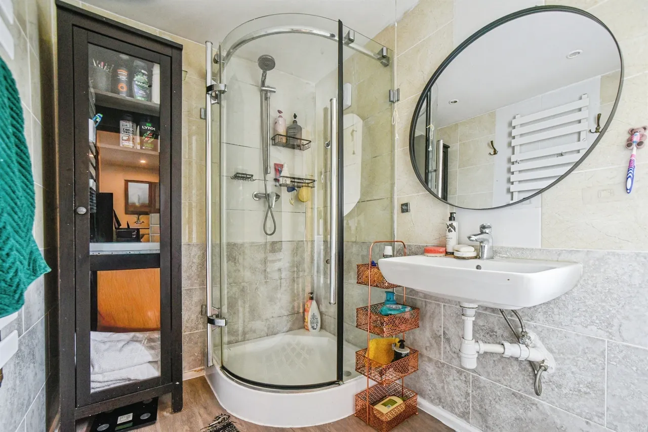 Shaftesbury Avenue, Swindon, SN3, photo 12