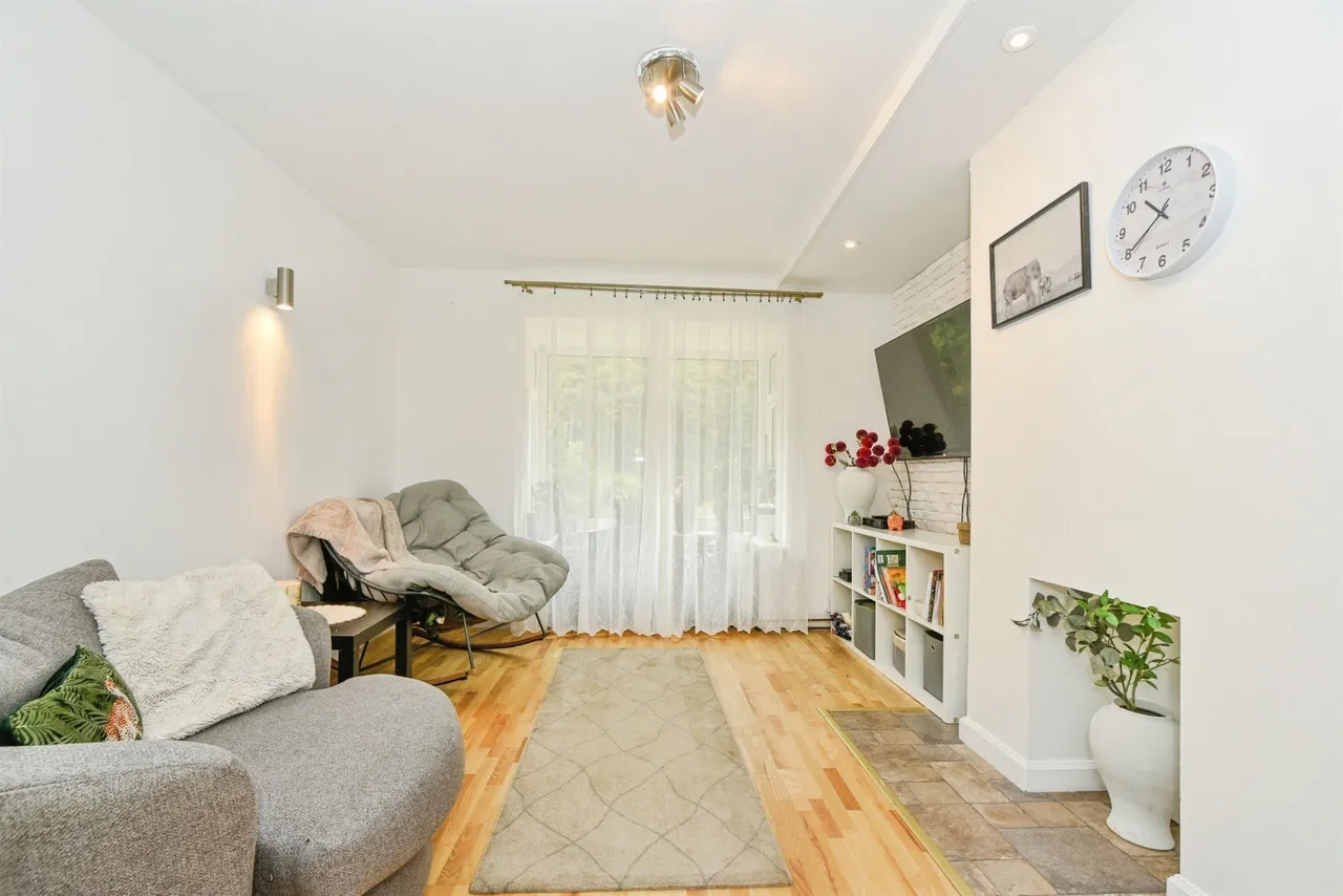 Shaftesbury Avenue, Swindon, SN3, photo 2