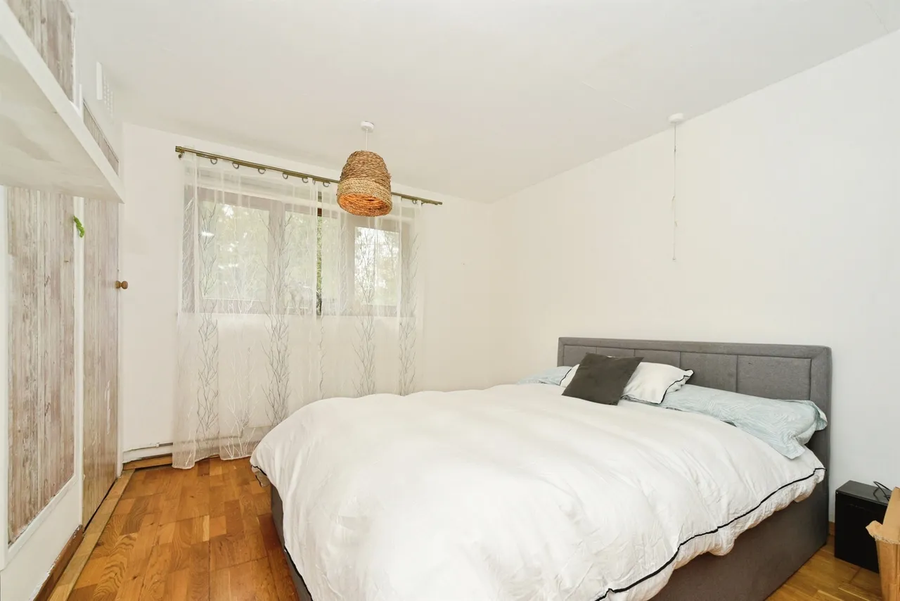 Shaftesbury Avenue, Swindon, SN3, photo 9