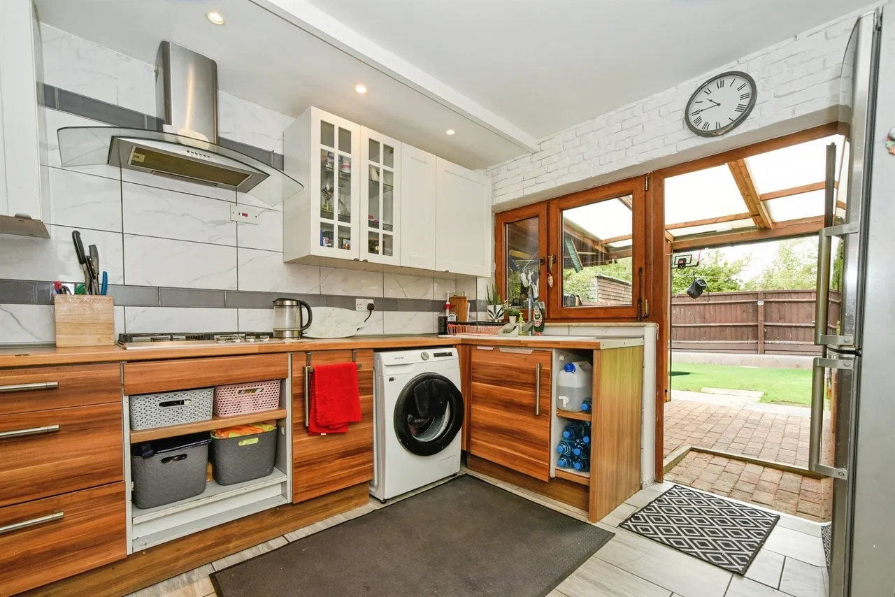 Shaftesbury Avenue, Swindon, SN3, photo 6