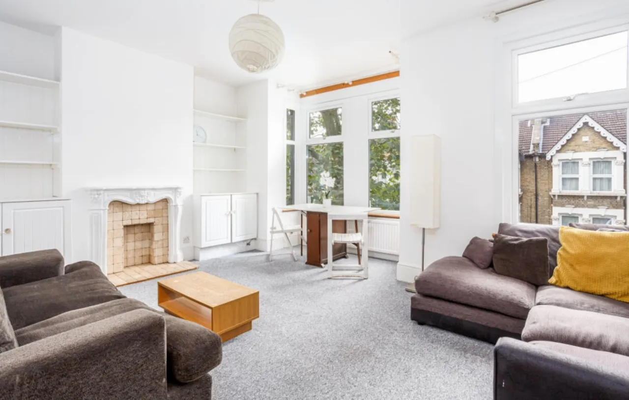 2 bed flat for sale, Harold Road, London, E11