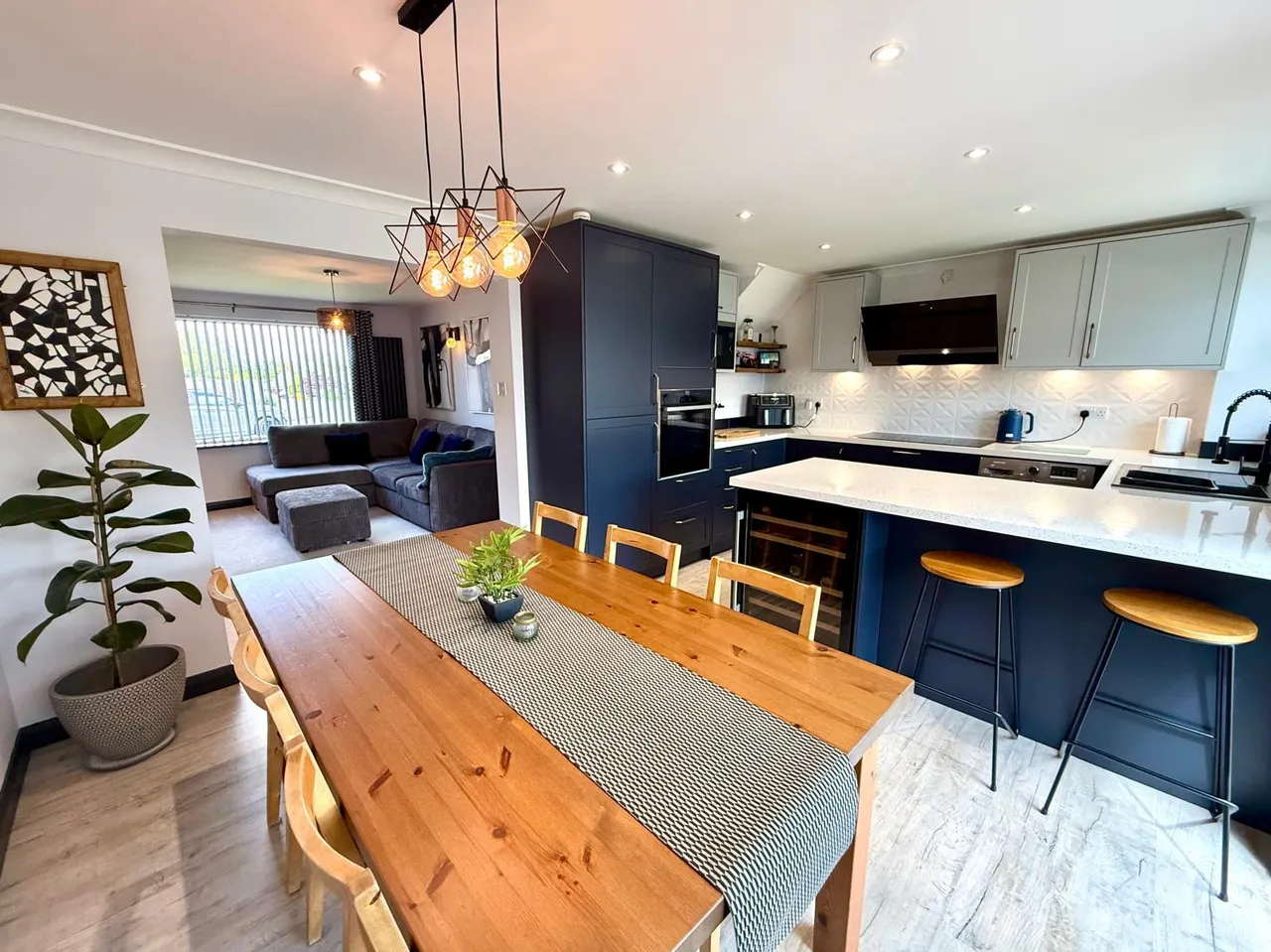 3 bed house for sale — Thorne Road, Swindon, Wiltshire, SN3 6DT