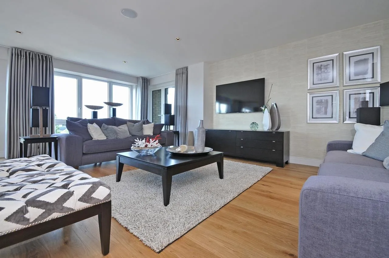 Kew Bridge Road, Brentford, TW8, photo 11