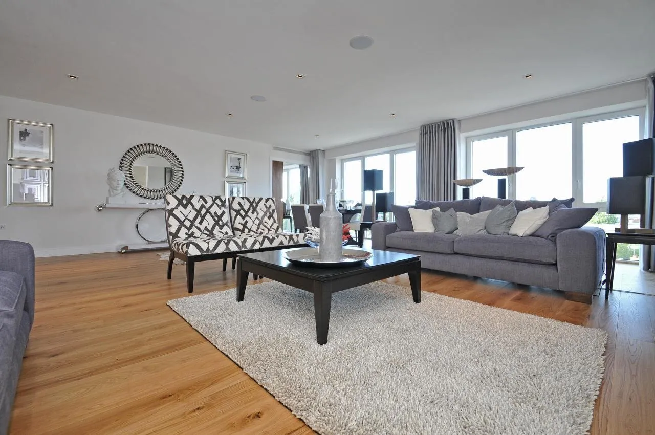 Kew Bridge Road, Brentford, TW8, photo 7