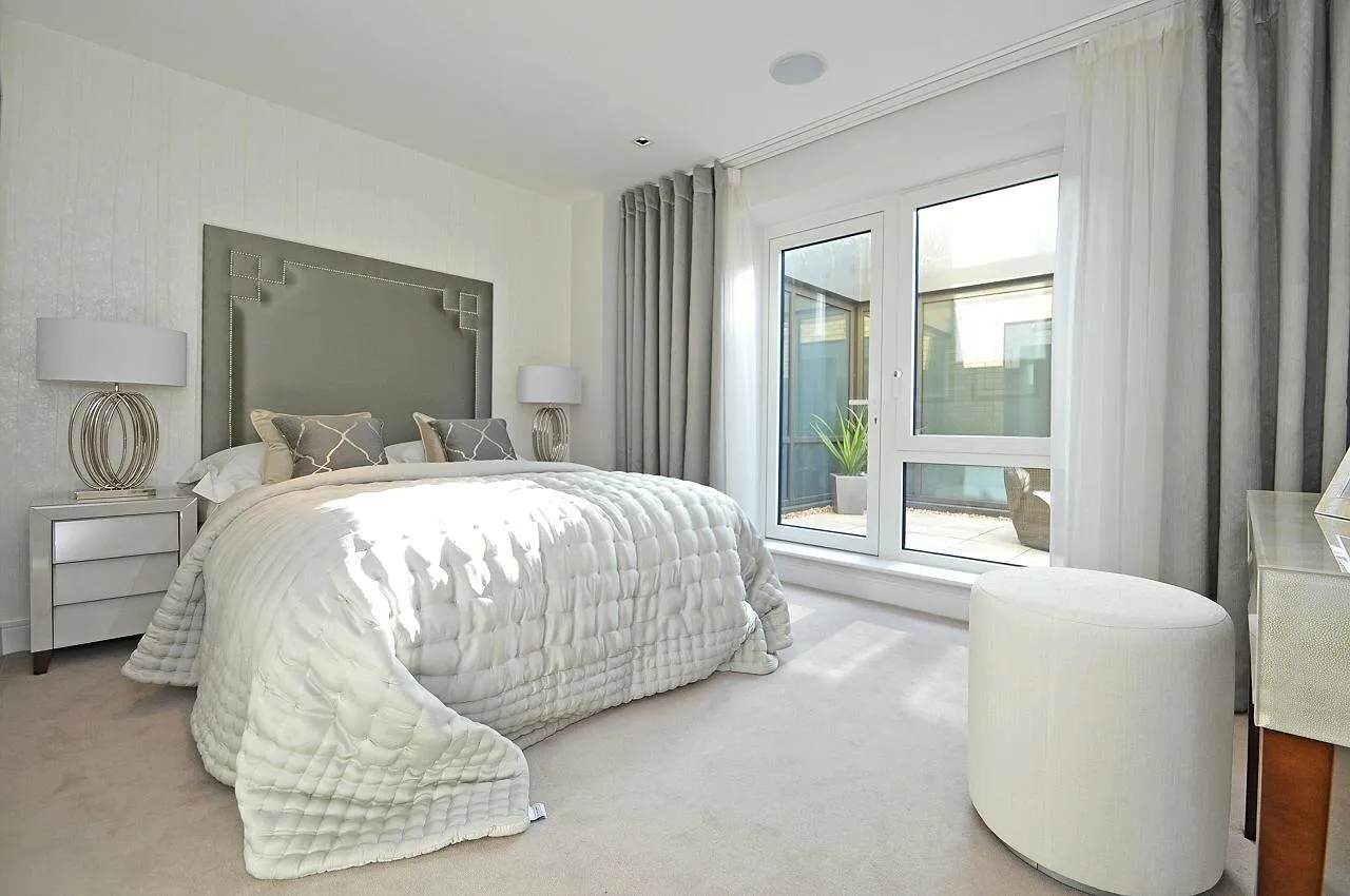 Kew Bridge Road, Brentford, TW8, photo 8
