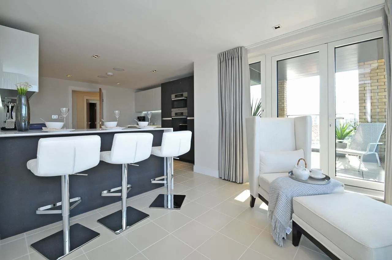 Kew Bridge Road, Brentford, TW8, photo 4