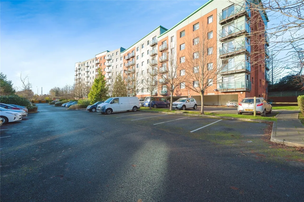 2 bed flat for sale, Lower Hall Street, St. Helens, WA10