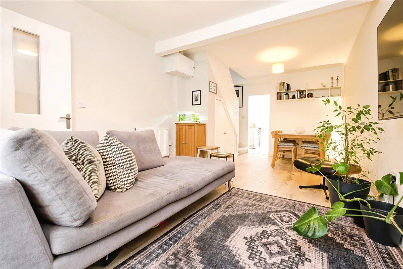 2 bed house for sale — Gough Road, London, E15