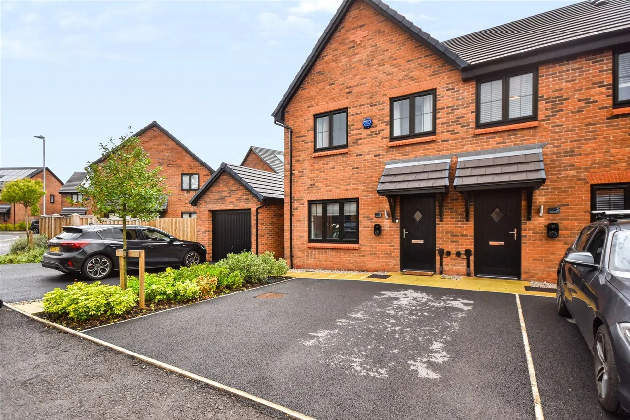Rees Crescent, Shaw, OL2, photo 23