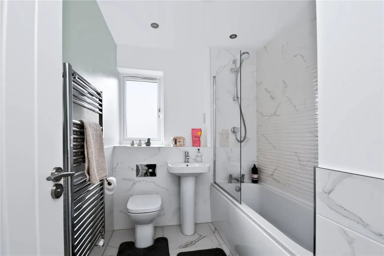 Rees Crescent, Shaw, OL2, photo 20