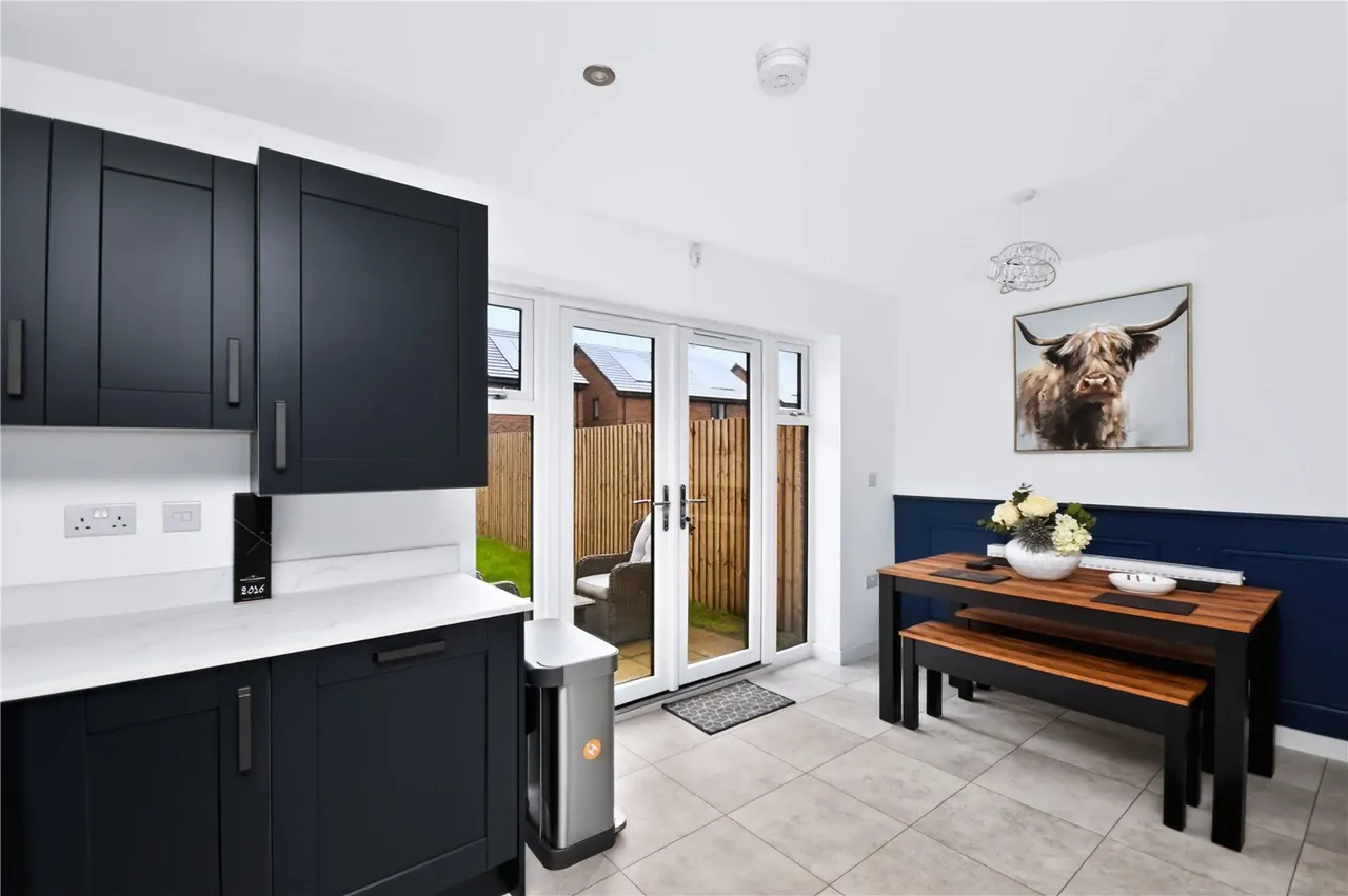 Rees Crescent, Shaw, OL2, photo 7