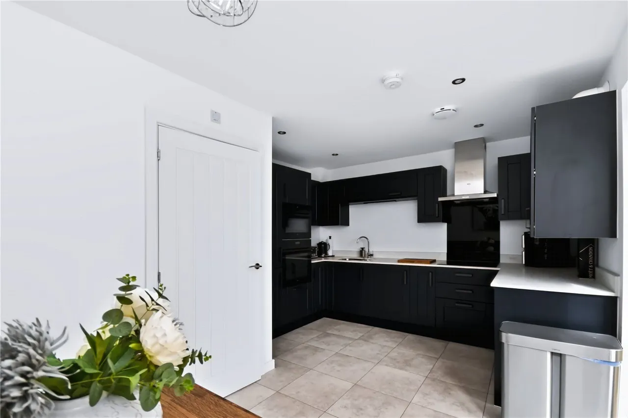 Rees Crescent, Shaw, OL2, photo 8