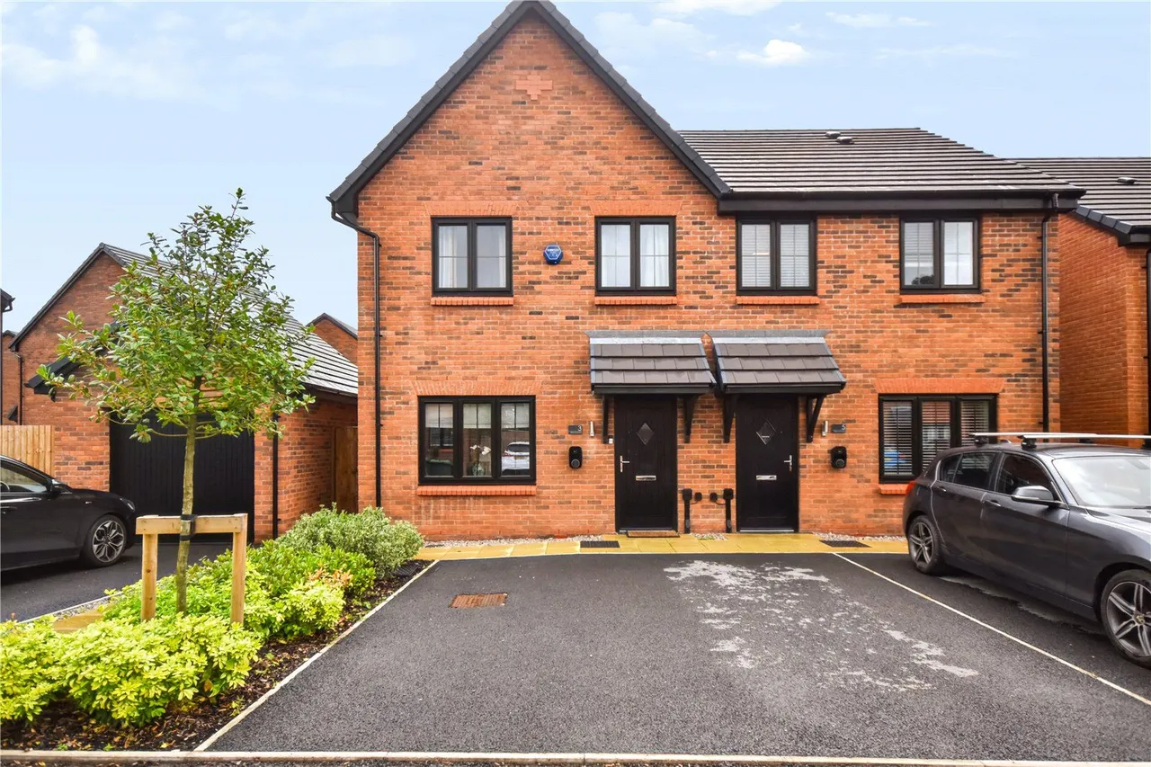 3 bed house for sale, Rees Crescent, Shaw, OL2