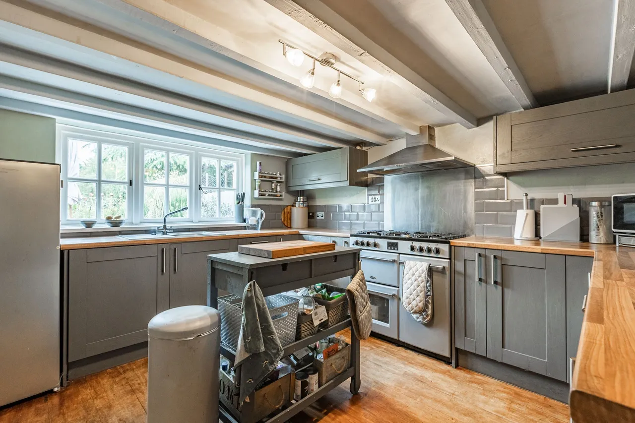 Characterful Cottage in Setchey Set i, photo 3
