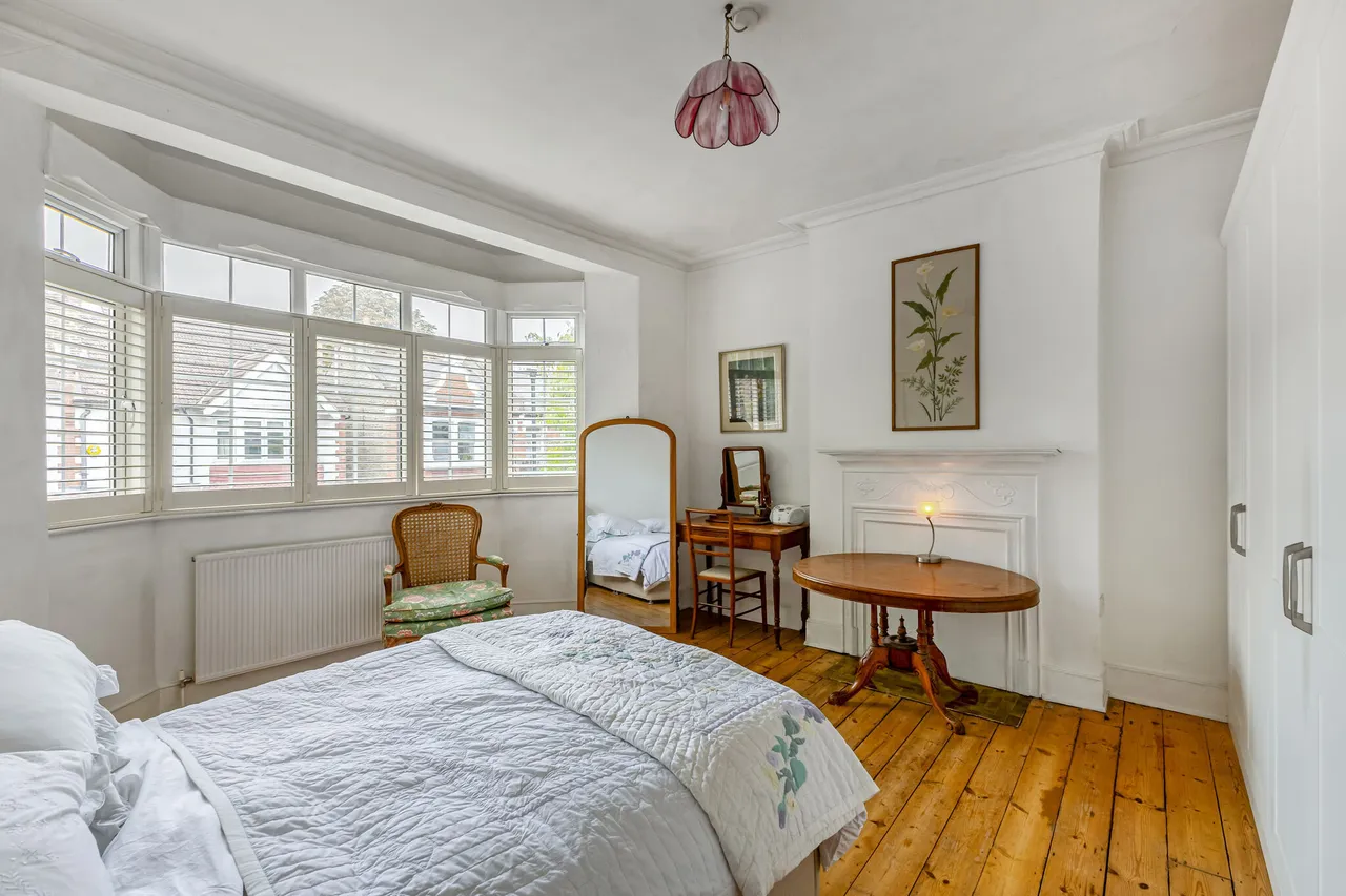 Airedale Avenue, London, W4, photo 6