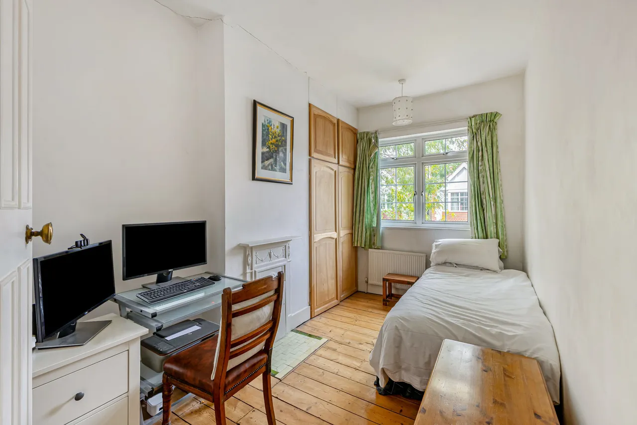 Airedale Avenue, London, W4, photo 11