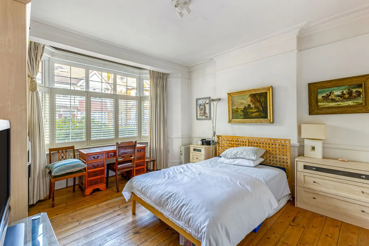 Airedale Avenue, London, W4, photo 14